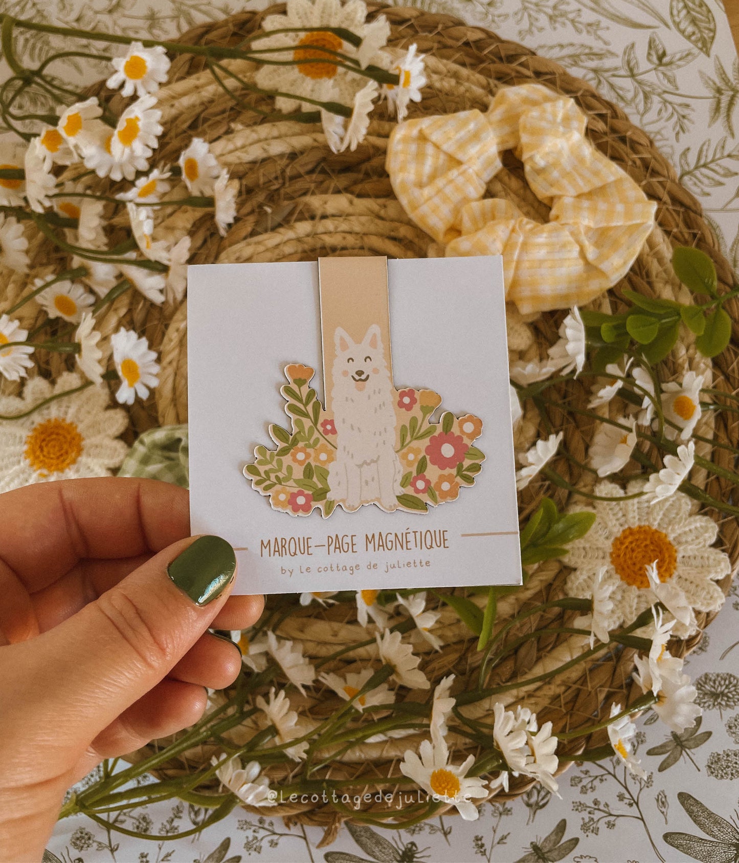 Marque-page magnétique "Saïka et ses fleurs"