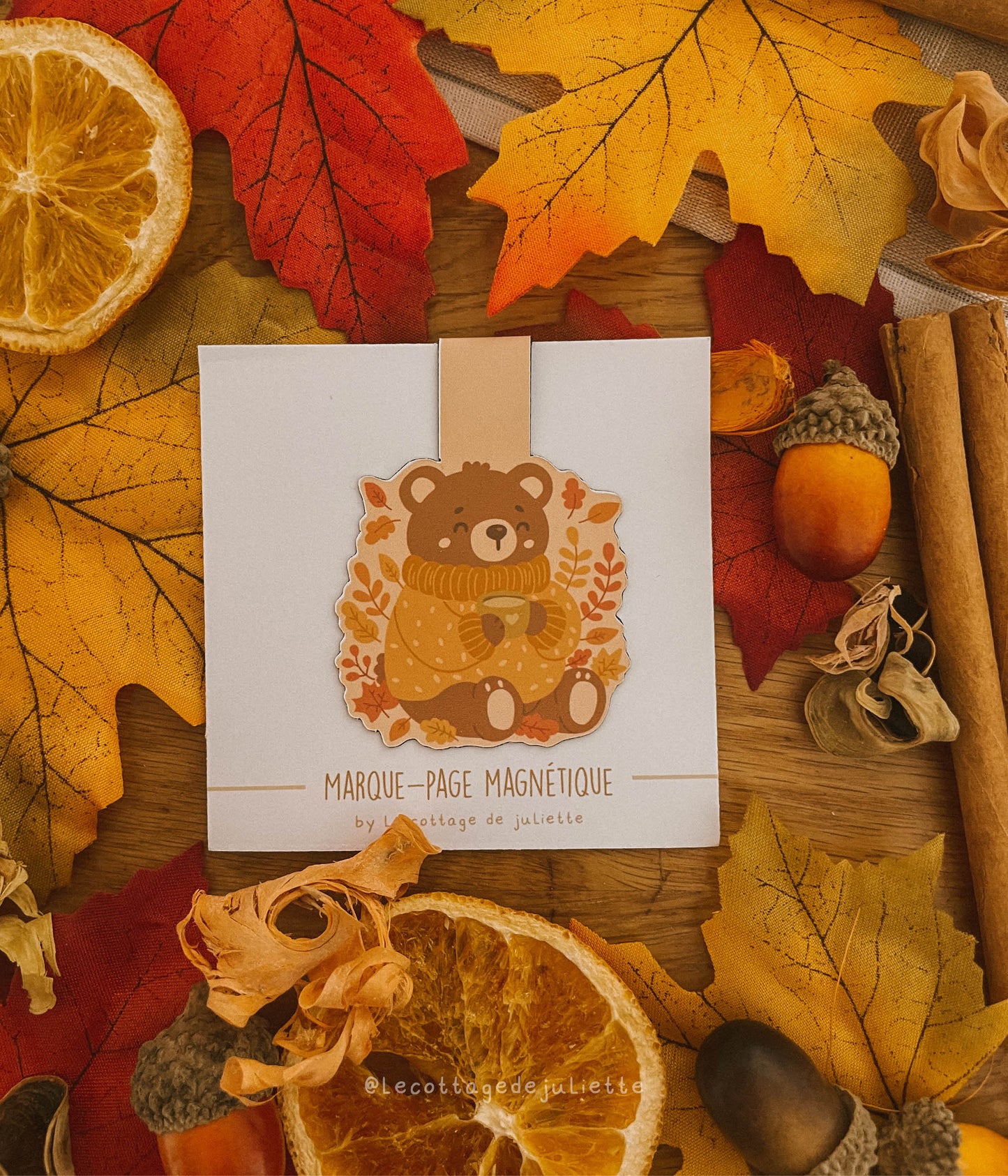 Marque-page magnétique "The cute autumn bear"
