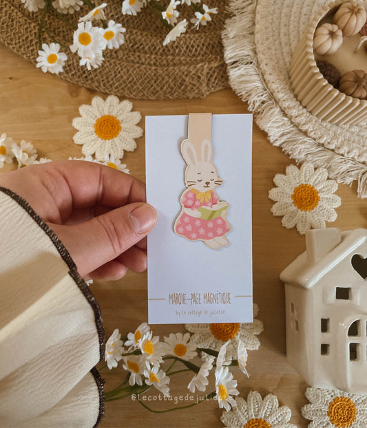 Marque-page magnétique "La lapine lectrice"