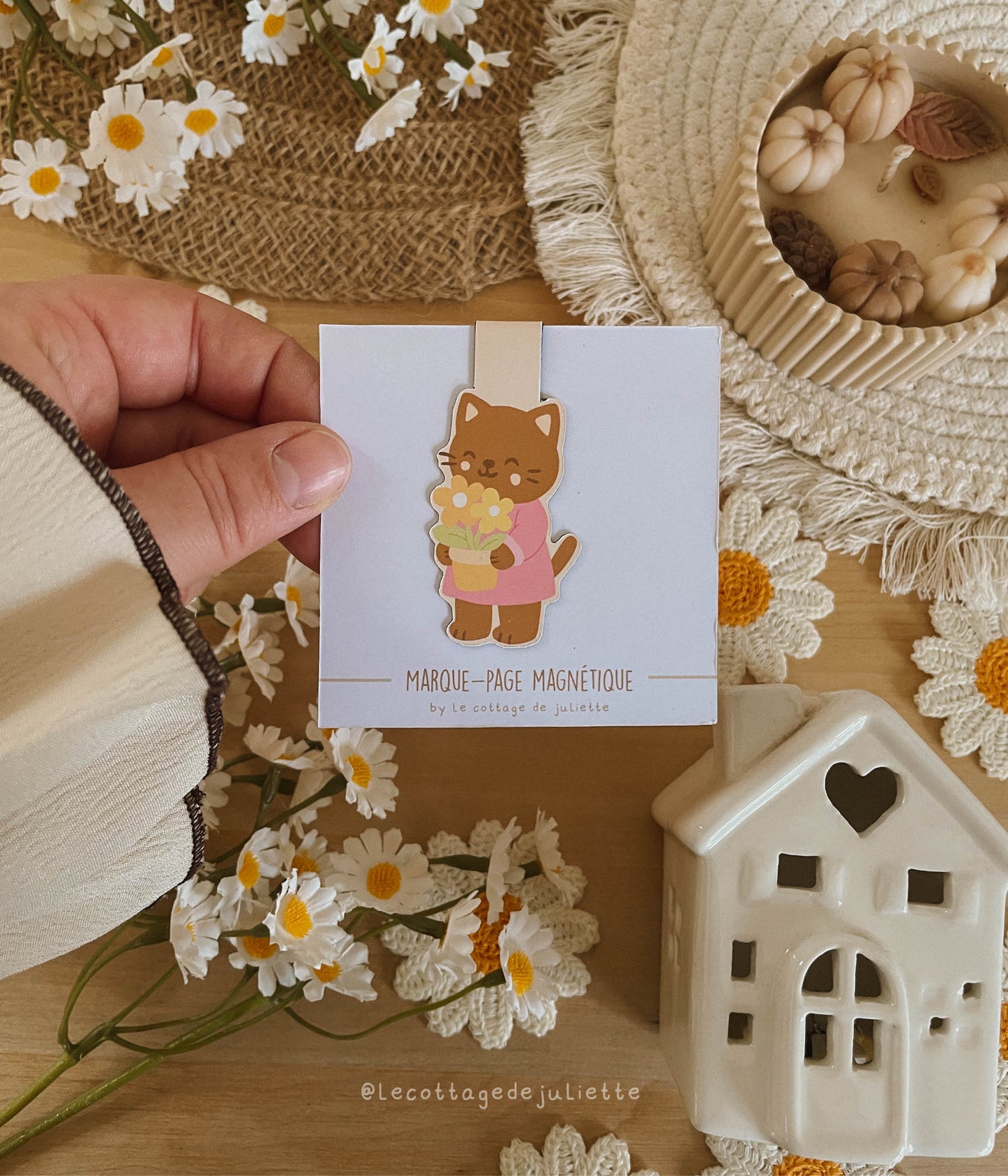Marque-page magnétique "Le chat et ses fleurs"