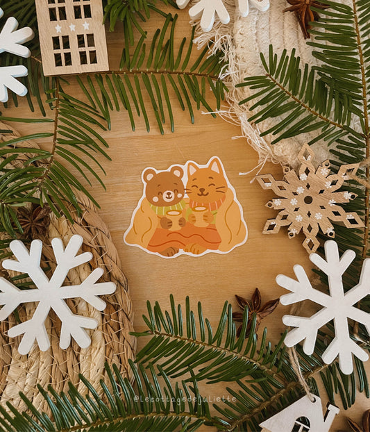 Sticker "Le moment cosy de l'ours et du chat"
