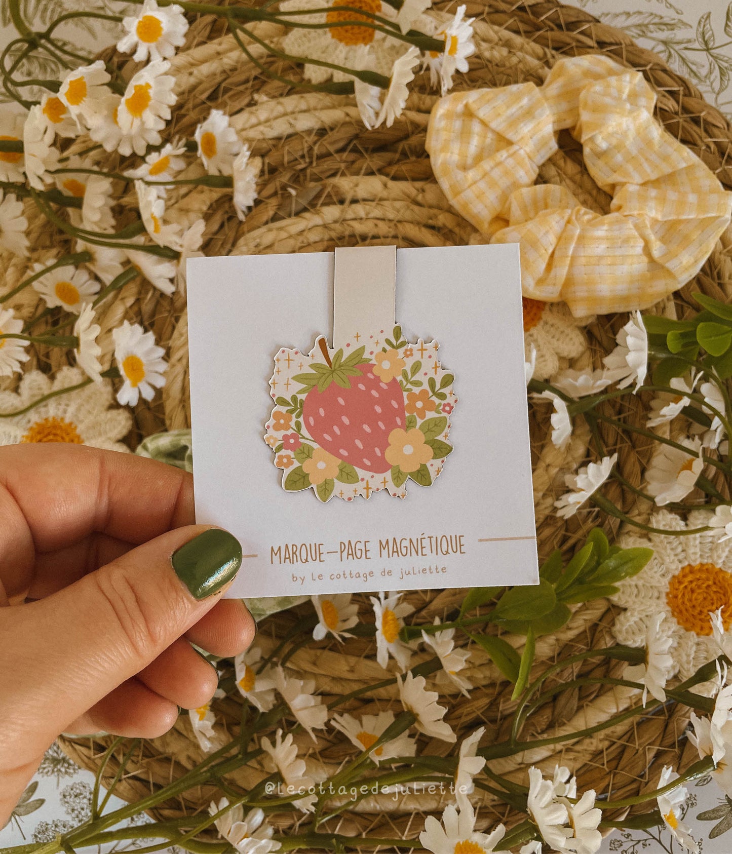 Marque-page magnétique "The magic strawberry"